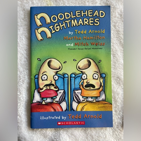 Scholastic Book Bundle - Picture 10 of 16